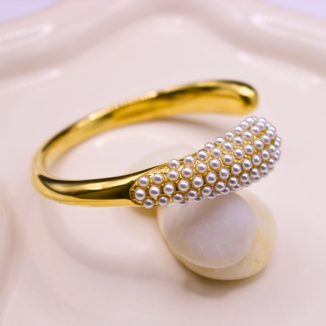 Talia Pearl Dome Bangle - Diyaana