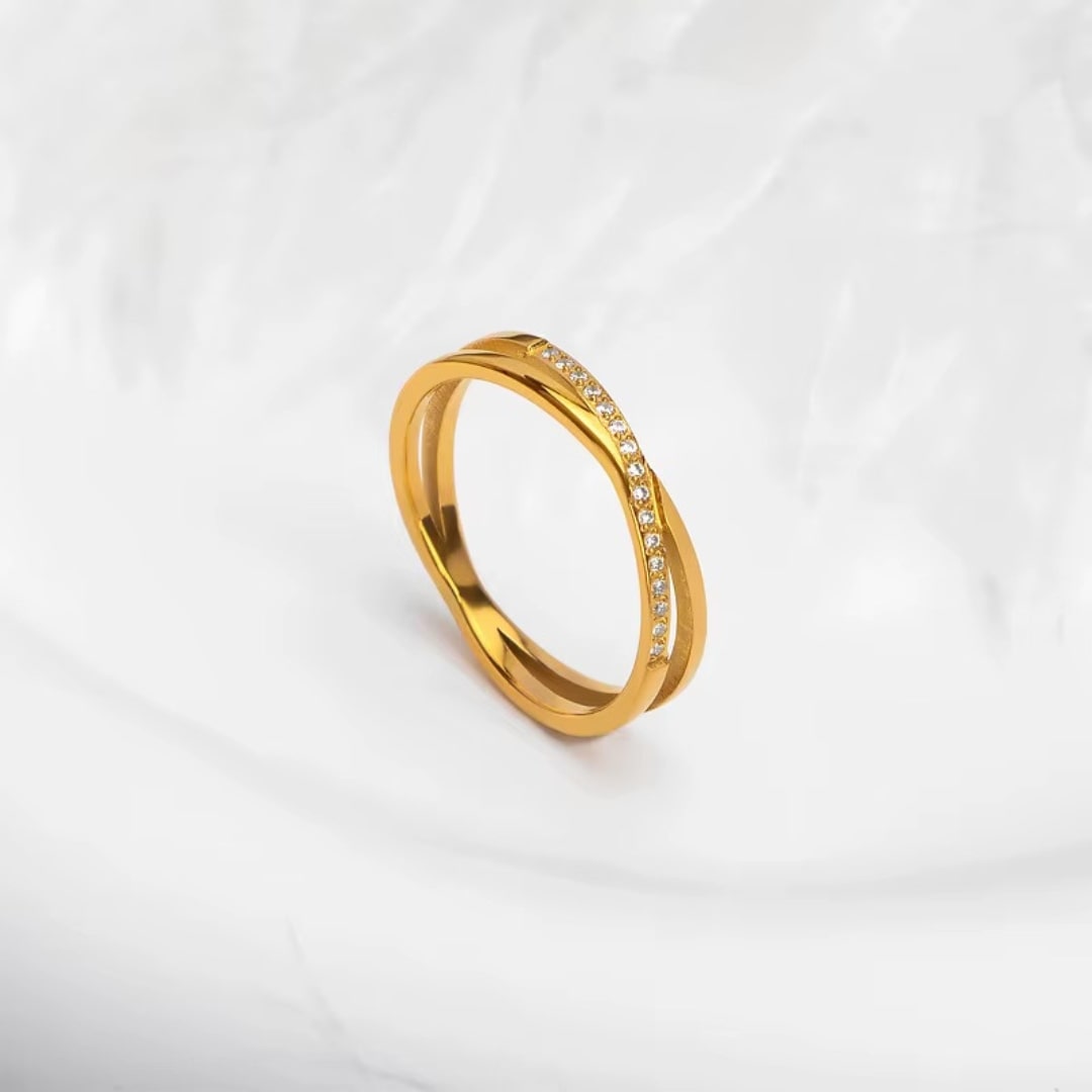Layla Cross Over Ring - Gold