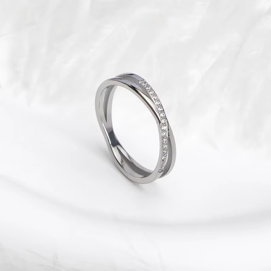 Layla Cross Over Ring - Silver
