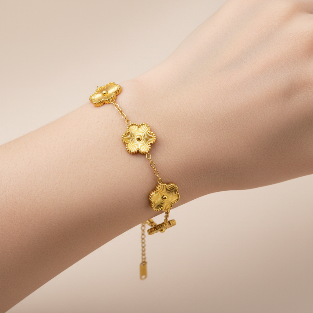 Aura 5 Motif Gold Flower Bracelet