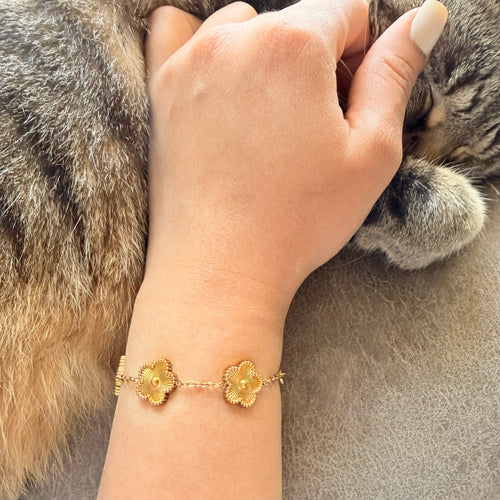 Aura 5 Motif Gold Flower Bracelet